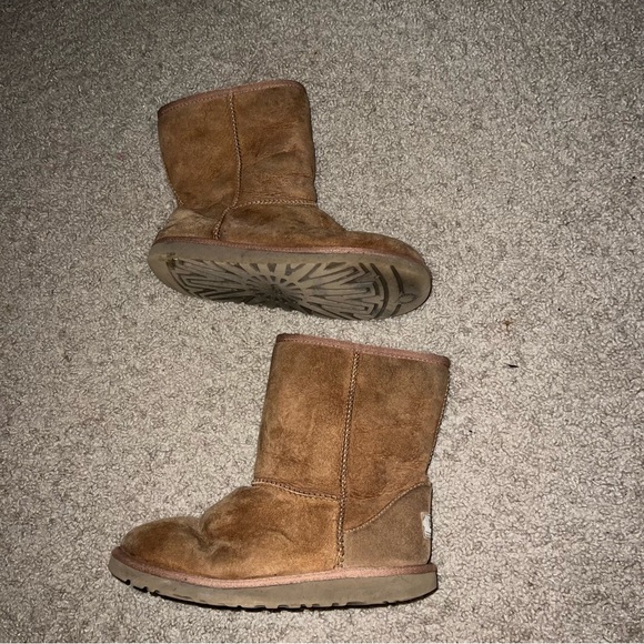 Short Uggs - Picture 2 of 5